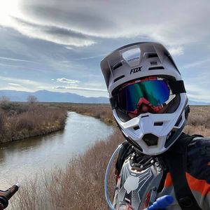 Meet your Posher, Clae